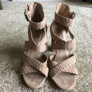 Forever 21 strappy braided nude chunky heel